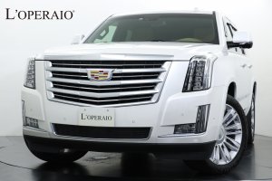 キャデラック エスカレード Platinum 正規ディーラー車 スライディングルーフ ヘッドレストモニター 電動サイドステップ 前後シートヒーター ベンチレーター ステアリングヒーター BOSEサウンド 純正22インチAW 【車検R04年12月迄】