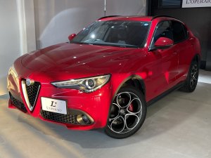 アルファロメオ ステルヴィオ ＜入庫車両先行案内＞2.2 Q4 ディーゼルターボ  スポーツパッケージ 黒革 純正20インチアルミ スポーツシート ハーマンカードン