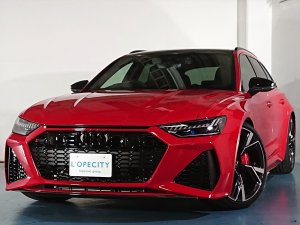 アウディ RS6アバント エアサスペンション装着車　1オーナー 現行モデル セラミックブレーキ 純正22インチアルミ パノラマルーフ カーボン/ブラックスタイリングPKG RSスポエキ 【新車保証継承令和7年12月迄】