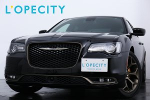 クライスラー 300 S アロイエディション 20台限定車 ワンオーナー ブラックレザー 純正メモリーナビ 地デジ バックカメラ 専用エクステリア 専用20インチAW beatsオーディオ 【新車保証継承H31年10月迄】